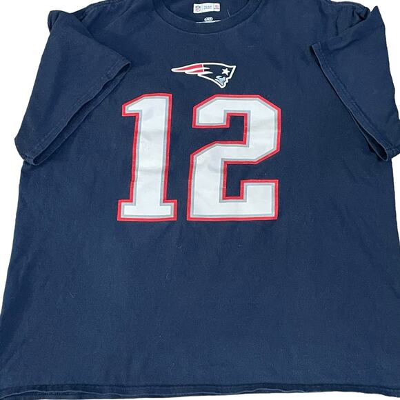 Tom Brady Men Size Large T-shirt New England Patriots Team Apparel NFL #12 GOAT - Picture 3 of 12